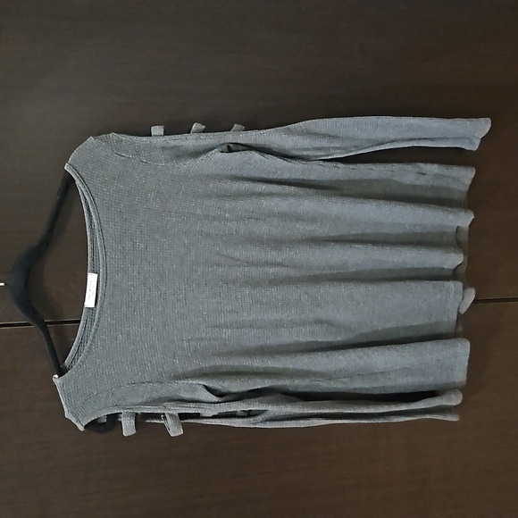 Promesa Grey Sweater - Picture 2 of 6